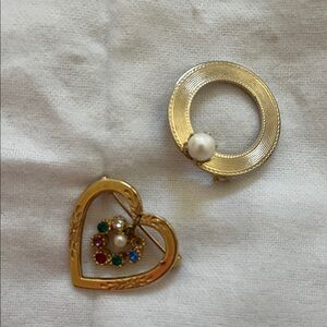 Vintage Etched Brooch Pin Set Pearl Accents